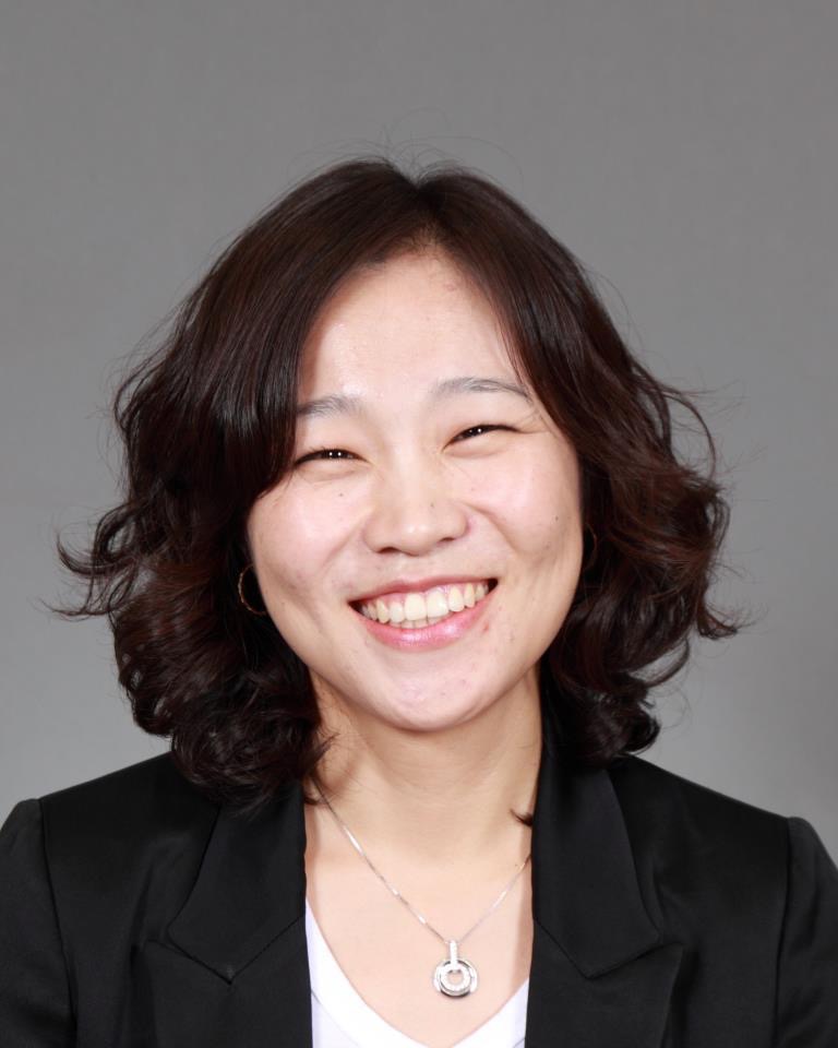 Julie Choi，銷售代表